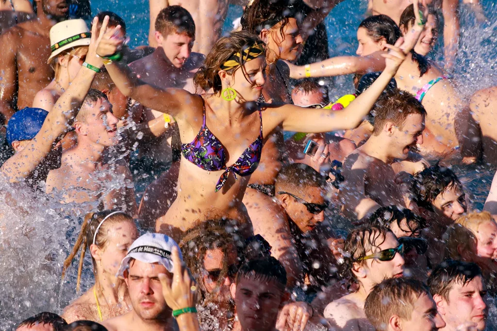 pool party photography