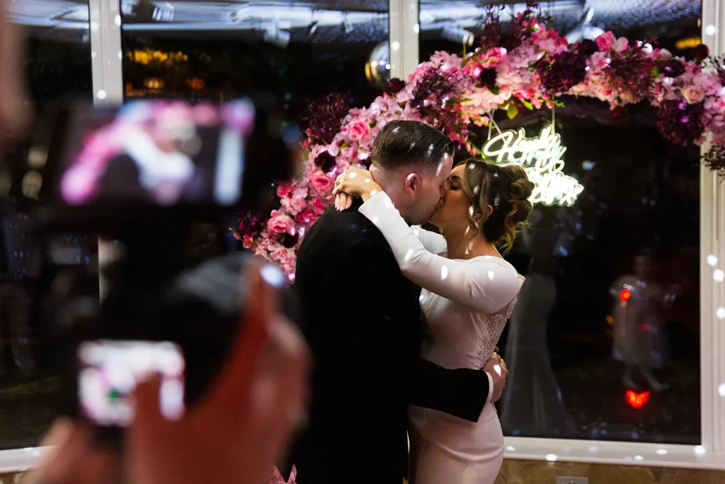 roslin hotel wedding first dance filmed on camera